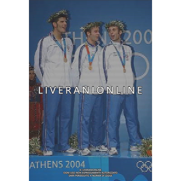 OLIMPIADI ATENE 21/08/2004 FIORETTO A SQUADRE MEDAGLIA D\'ORO ANDREA CASSARA\', SALVATORE SANZO E VANNI SIMONE FOTO MARCO LUZZANI/AG ALDO LIVERANI
