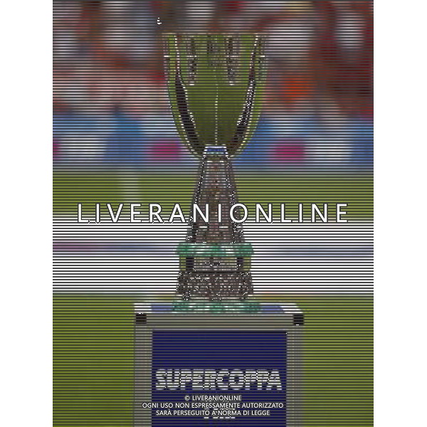 milano21/08/2004 super coppa tim 2004 milan - lazio nella foto la coppa ag. aldo liverani-venezia 