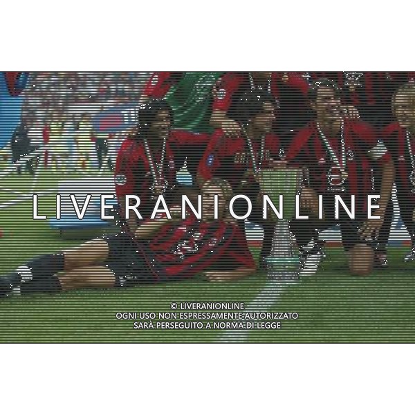 milano21/08/2004 super coppa tim 2004 milan - lazio nella foto Shevchenko Andriy con la coppa ag. aldo liverani-venezia 