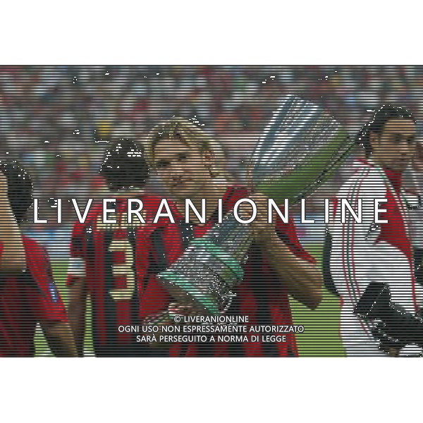 milano21/08/2004 super coppa tim 2004 milan - lazio nella foto Shevchenko Andriy con la coppa ag. aldo liverani-venezia 