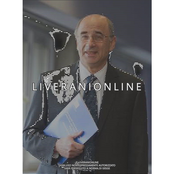 Lord Leveson publishes his report into Press standards. Lord Leveson holds a summary of the report. /AGENZIA ALDO LIVERANI SAS/ITALY ONLY - EDITORIAL USE ONLY