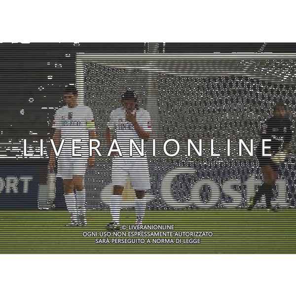 genoa-lumezzane coppa italia tim cup 22/08/2004 nella foto la delusione dei giocatori del lumezzane foto filippo venezia/ag aldo liverani