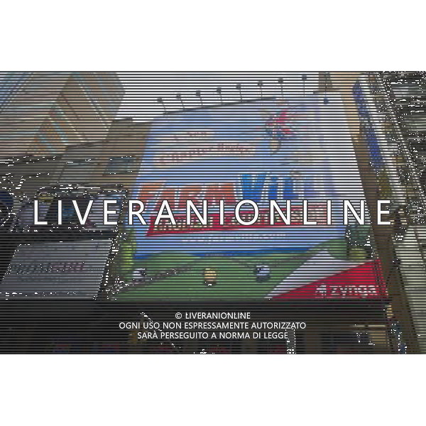 A billboard in Times Square advertising the popular FarmVille game on the Facebook social networking website is seen on Friday. March 18, 2011. (å© Richard B. Levine) ©photoshot/Agenzia Aldo Liverani Sas - ITALY ONLY - Il display elettronico del Nasdaq a New York mostra Zynga la societa\' specializzata nello sviluppo di videogiochi, il suo debutto in borsa e\' stato molto deludente guadagnando solo pochi centesimi sopra l\'offerta iniziale.