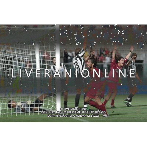 livorno-ascoli coppa italia tim cup 22/08/2004 nella foto IGOR PROTTI DOPO IL GOL DEL 2-1 foto bizzi/ag aldo liverani