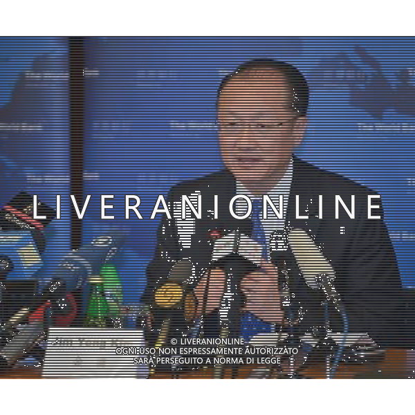 (121130) -- BEIJING, Nov. 30, 2012 () -- World Bank Group President Jim Yong Kim speaks to journalists at a press conference in Beijing, capital of China, Nov. 30, 2012. (/Li Xin) (zn) ©photoshot/AGENZIA ALDO LIVERANI SAS - ITALY ONLY - Conferenza stampa del Gruppo della Banca Mondiale a Pechino, capitale della Cina, 30 novembre, 2012.