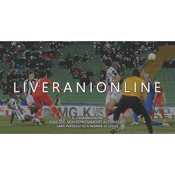 UEFA Europa League 2012/2013 Gruppo A Udine - 06.12.2012 Udinese-Liverpool Nella Foto:parata padelli su suarez /Ph.Vitez-Ag. Aldo Liverani