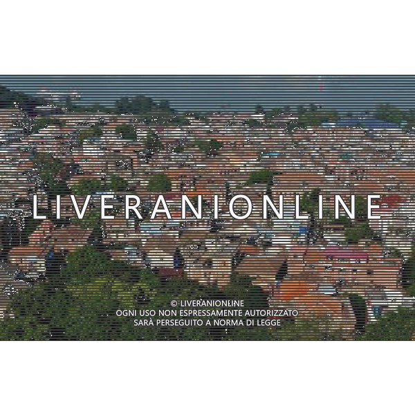 (121208) -- XIAMEN, Dec. 8, 2012 () -- Photo taken on Dec. 6, 2012 shows Gulangyu Island in Xiamen, southeast China\'s Fujian Province. Gulangyu Island, with an area of 1.87 square kilometers and a population of 20,000, preserves more than 1000 historical buildings with different styles and is known as China\'s Museum of Architecture. (/Zhang Guojun) (lmm) ©photoshot/Agenzia Aldo Liverani Sas - ITALY ONLY - L\'Isola di Gulangyu a Xiamen, nel sud est della Cina provincia del Fujian con una superficie di 1,87 chilometri quadrati e una popolazione di 20.000 abitanti, conserva piu\' di 1000 edifici storici con stili diversi ed e\' conosciuto come Museo di Architettura Cinese