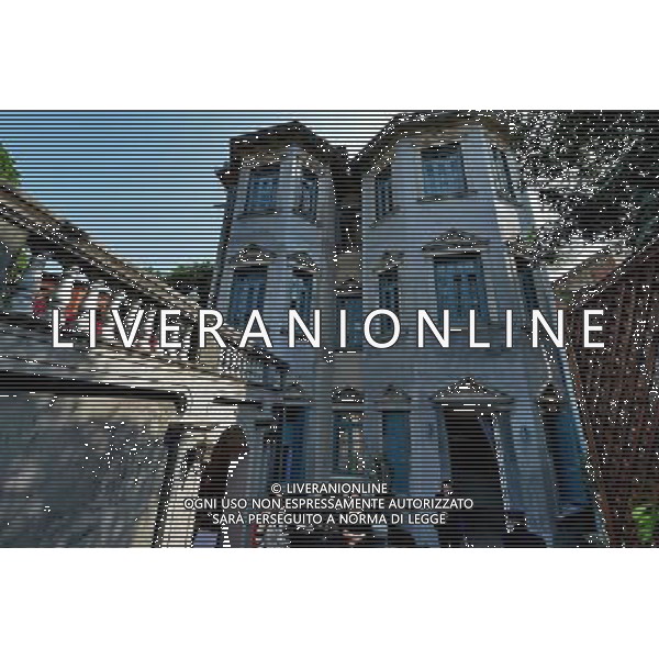 (121208) -- XIAMEN, Dec. 8, 2012 () -- Photo taken on Dec. 6, 2012 shows a historical architecture on Gulangyu Island in Xiamen, southeast China\'s Fujian Province. Gulangyu Island, with an area of 1.87 square kilometers and a population of 20,000, preserves more than 1000 historical buildings with different styles and is known as China\'s Museum of Architecture. (/Zhang Guojun) (lmm) ©photoshot/Agenzia Aldo Liverani Sas - ITALY ONLY - L\'Isola di Gulangyu a Xiamen, nel sud est della Cina provincia del Fujian con una superficie di 1,87 chilometri quadrati e una popolazione di 20.000 abitanti, conserva piu\' di 1000 edifici storici con stili diversi ed e\' conosciuto come Museo di Architettura Cinese