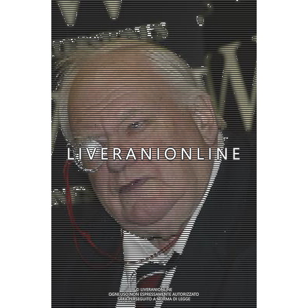 Astronomer and Astrophysicist, PATRICK MOORE signs copies of his new autobiogrphy in London, UK Date: 22.02.2005 Ref: B125_087240_0005 COMPULSORY CREDIT: J Almasi /UPPA/Photoshot ©PHOTOSHOT/Agenzia Aldo Liverani Sas - ITALY ONLY - EDITORIAL USE ONLY