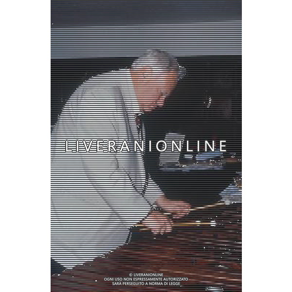 Astronomer Sir Patrick Moore - playing the xylophone. Ref: B196_092469_0002 Date: 22.11.1985 COMPULSORY CREDIT: UPPA/Photoshot ©PHOTOSHOT/Agenzia Aldo Liverani Sas - ITALY ONLY - EDITORIAL USE ONLY