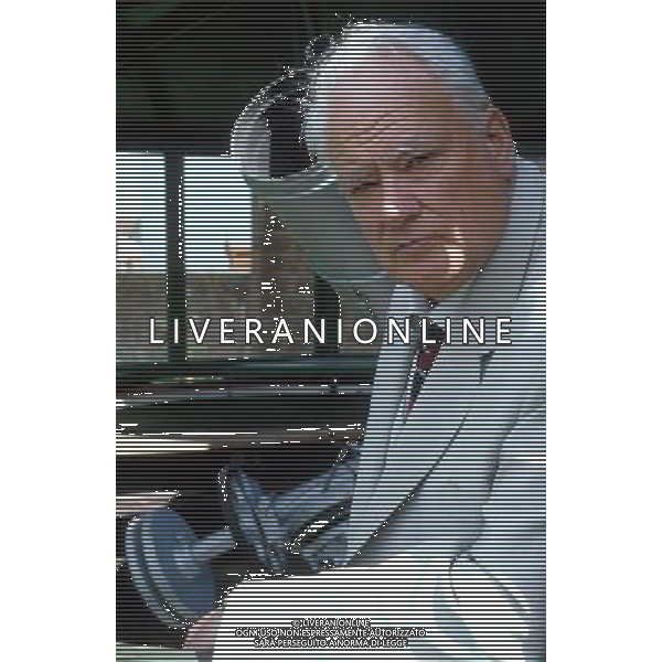 Patrick Moore at home in 1989 Ref: B196_095070_4508 Date: 22.11.2000 Compulsory Credit: UPPA/Photoshot ©PHOTOSHOT/Agenzia Aldo Liverani Sas - ITALY ONLY - EDITORIAL USE ONLY