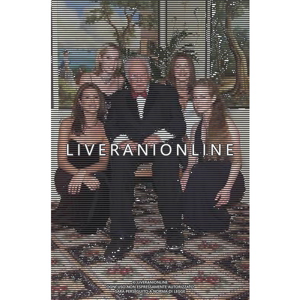 THE PLANETS AT THE SAVOY HOTEL IN LONDON TO DINE WITH ASTRONOMER SIR PATRICK MOORE. 20/11/01 PIC: MARC LARKIN-LARK ©PHOTOSHOT/Agenzia Aldo Liverani Sas - ITALY ONLY - EDITORIAL USE ONLY