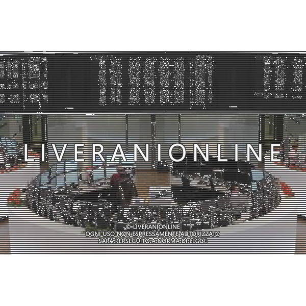 (121211) -- FRANKFURT, Dec. 11, 2012 () -- Staff members work at Frankfurt Stock Exchange in Frankfurt, Germany, Dec. 11, 2012. Frankfurt\'s DAX 30 added 0.78 percent to 7,589.75 points on Tuesday. (/Luo Huanhuan) ©photoshot/AGENZIA ALDO LIVERANI SAS - ITALY ONLY - Operatori della Borsa di Francoforte, Germania, 11 dicembre, 2012.