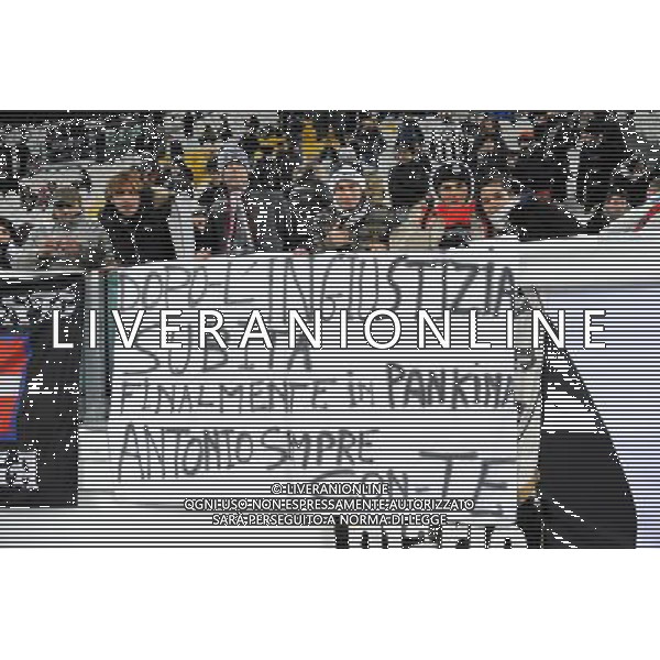 Coppa Italia TIM - Ottavi di Finale Torino 12-12-2012 Juventus - Cagliari nella foto: tifosi Juve per Conte foto Roberto Garavaglia - ag. Aldo Liverani sas