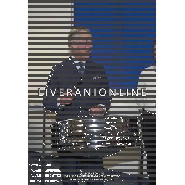  The Prince of Wales visiting the Pimlico Academy to mark the 10 anniversary of the Prince\'s teaching institute and education summer schools . The Prince plays the steel drums with pupil Kari- Ann Desilva . ©photoshot/AGENZIA ALDO LIVERANI SAS - ITALY ONLY - REALI INGLESI: Il Principe Carlo d\'inghilterra in visita all\'Accademia Pimlico in occasione del 10mo anniversario di insegnamento dell\'istituto del Principe e corsi estivi di istruzione