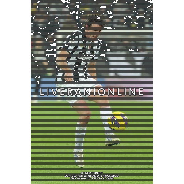 Coppa Italia TIM - Ottavi di Finale Torino 12-12-2012 Juventus - Cagliari nella foto: Paolo De Ceglie (Juventus) foto Roberto Garavaglia - ag. Aldo Liverani sas
