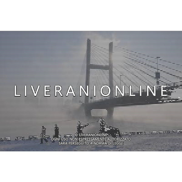 (121212) -- JILIN, Dec. 12, 2012 () -- Photo taken on Dec. 12, 2012 shows the foggy scenery in Jilin City, northeast China\'s Jilin Province. (/Wang Mingming) (zkr) ©photoshot/AGENZIA ALDO LIVERANI SAS - ITALY ONLY - Neve - fredddo- inverno 12 Dicembre 2012 paesaggio con alberi coperti dal ghiaccio e brina nella citta\' di Jilin, Provincia nord-est della Cina.