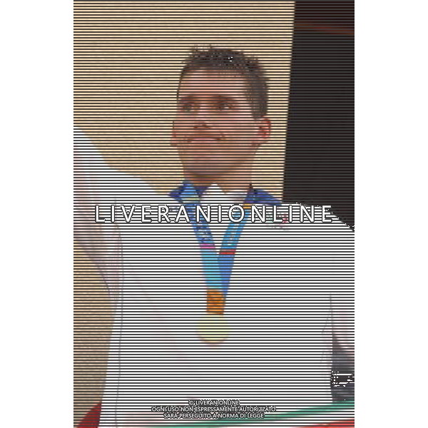MEDA 25/08/04 -COMUNE- FESTA ORGANIZZATA PER IL RIENTRO DEL CAMPIONE OLIMPICO IGOR CASSINA NELLA FOTO: CASSINA IGOR, CAMPIONE OLIMPICO DI GINNASTICA PH: STEFANO CAPRA/AG. ALDO LIVERANI