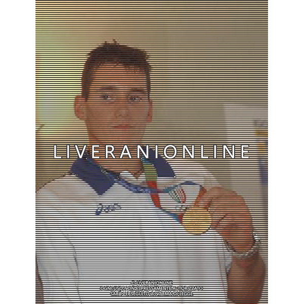 MEDA 25/08/04 -COMUNE- FESTA ORGANIZZATA PER IL RIENTRO DEL CAMPIONE OLIMPICO IGOR CASSINA NELLA FOTO: CASSINA IGOR, CAMPIONE OLIMPICO DI GINNASTICA PH: STEFANO CAPRA/AG. ALDO LIVERANI