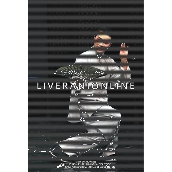 (121215) -- BEIJING, Dec. 15, 2012 () -- Actor Yu Shaoqun preforms during the rehearsal of the drama Return on a Snowy Night at National Center for the Performing Arts in Beijing, capital of China, Dec. 14, 2012. Return on a Snowy Night, a drama created by Chinese dramatist Wu Zuguang in the 1940s, tells a miserable story that Wei Liangsheng, a well-known Peking Opera performer, and Yuan Yuchun, a high-ranking official\'s concubine, fell in love with each other, then were split apart for 20 years and eventually became \'butterfly lovers.\' (/Li Yan) (lfj) ©photoshot/Agenzia Aldo Liverani Sas - ITALY ONLY - Attori durante le prove dello spettacolo teatrale presso il Centro Nazionale per le Arti dello Spettacolo a Pechino, capitale della Cina, 14 dicembre 2012.