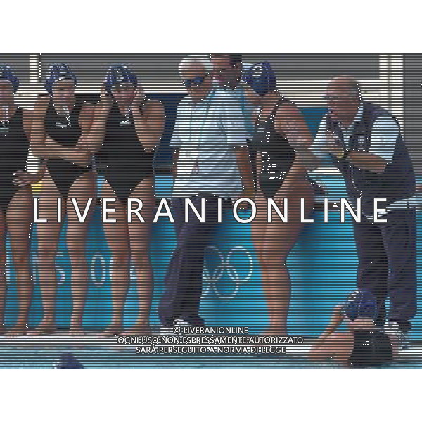 Olimpiadi Atene 26/08/2004 finale pallanuoto Setterosa Italia - Grecia nella foto allenatore pierluigi formiconi foto marco luzzani/ag aldo liverani