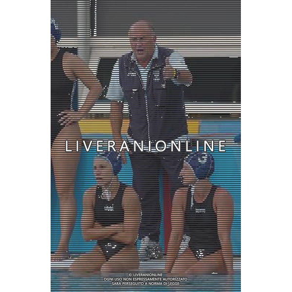 Olimpiadi Atene 26/08/2004 finale pallanuoto Setterosa Italia - Grecia nella foto allenatore pierluigi formiconi foto marco luzzani/ag aldo liverani