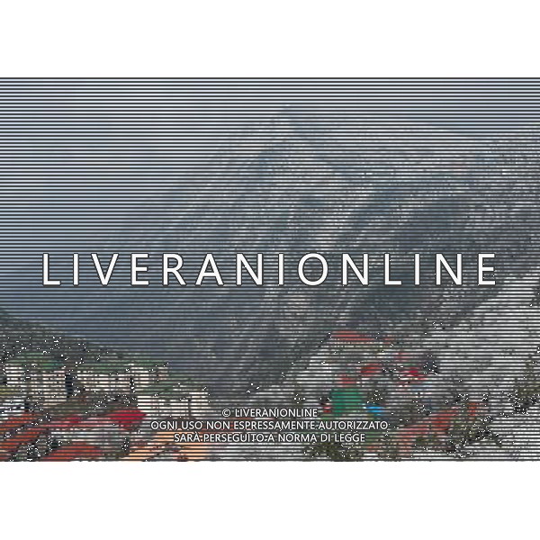 (121224) -- JIUJIANG, Dec. 24, 2012 () -- Photo taken on Dec. 23, 2012 shows the rime scenery at the Lushan Mountain scenic area in east China\'s Jiangxi Province. (/Shen Junfeng) (ry) ©photoshot/Agenzia Aldo Liverani Sas - ITALY ONLY - Il paesaggio con gli alberi coperti dalla brina nella zona del Monte Lushan nella zona est della Cina provincia di Jiangxi.