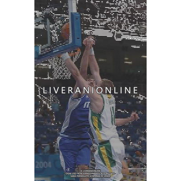 OLIMPIADI DI ATENE 28/08/04 SEMIFINALE DI BASKET ITALIA-LITUANIA NELLA FOTO CHIACIG ROBERTO PH MARCO LUZZANI/AG.ALDO LIVERANI