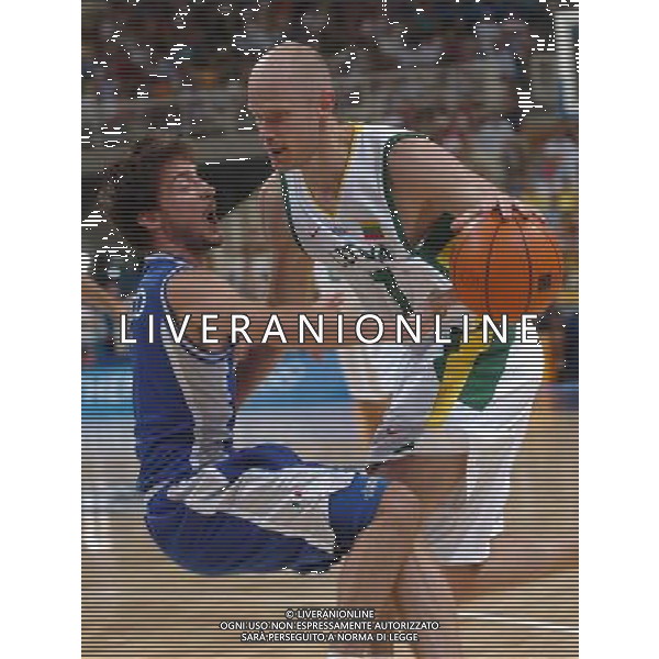 OLIMPIADI DI ATENE 28/08/04 SEMIFINALE DI BASKET ITALIA-LITUANIA NELLA FOTO POZZECCO GINMARCO PH MARCO LUZZANI/AG.ALDO LIVERANI