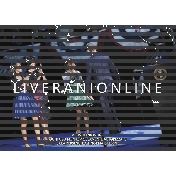 PICTURES OF THE YEAR 2012 FOR INTERNATIONAL NEWS (121227) -- BEIJING, Dec. 27, 2012 () -- U.S. President Barack Obama walks to his wife Michelle Obama and daughters Sasha and Malia during his election night victory rally in Chicago, the United States, on Nov. 7, 2012. (Zhang Jun) (zy) ©Photoshot/AGENZIA ALDO LIVERANI SAS-ITALY ONLY - EDITORIAL USE ONLY