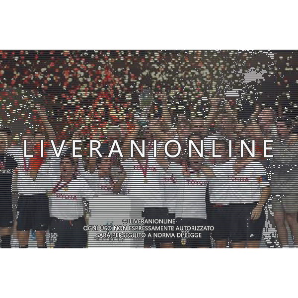 montercarlo 27/08/2004 super cup monaco porto-valencia nella foto valencia festeggia ag: aldo liverani-venewia