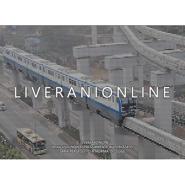 (121228) -- CHONGQING, Dec. 28, 2012 () -- Il Treno della monorotaia della linea numero 3 line di Chongqing nel sud ovest della Cina, Dec. 28, 2012 (/Liu Chan) (zn) ©Photoshot/AGENZIA ALDO LIVERANI SAS-ITALY ONLY - EDITORIAL USE ONLY