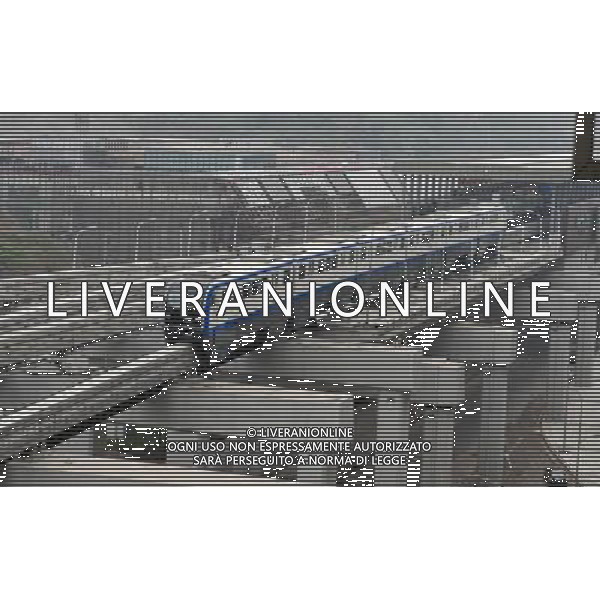 (121228) -- CHONGQING, Dec. 28, 2012 () -- Il Treno della monorotaia della linea numero 3 line di Chongqing nel sud ovest della Cina, Dec. 28, 2012 (/Liu Chan) (zn) ©Photoshot/AGENZIA ALDO LIVERANI SAS-ITALY ONLY - EDITORIAL USE ONLY