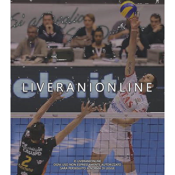 Del Monte Coppa Italia Serie A1 di Volley 2012 Semifinale 1 Milano - 29.12.2012 Itas Diatec Trentino-Tonno Calippo Vibo Valentia Nella Foto:osmany portuondo juantorena /Ph.Vitez-Ag. Aldo Liverani
