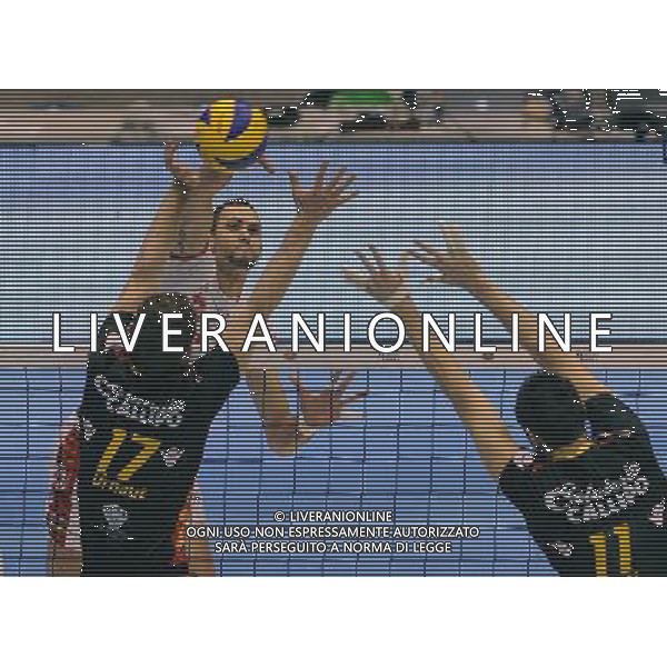 Del Monte Coppa Italia Serie A1 di Volley 2012 Semifinale 1 Milano - 29.12.2012 Itas Diatec Trentino-Tonno Calippo Vibo Valentia Nella Foto:osmany portuondo juantorena /Ph.Vitez-Ag. Aldo Liverani