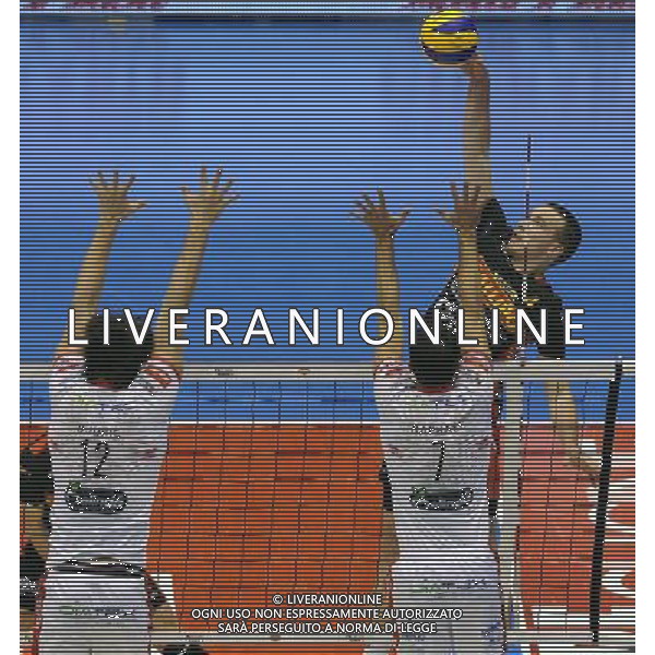 Del Monte Coppa Italia Serie A1 di Volley 2012 Semifinale 1 Milano - 29.12.2012 Itas Diatec Trentino-Tonno Calippo Vibo Valentia Nella Foto:denis kaliberda /Ph.Vitez-Ag. Aldo Liverani