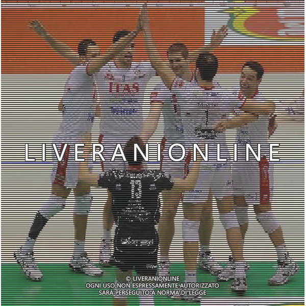 Del Monte Coppa Italia Serie A1 di Volley 2012 Semifinale 1 Milano - 29.12.2012 Itas Diatec Trentino-Tonno Calippo Vibo Valentia Nella Foto:esultanza trento /Ph.Vitez-Ag. Aldo Liverani