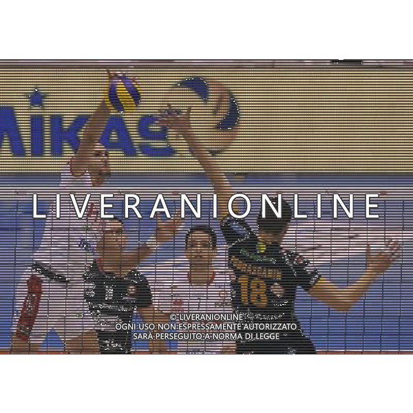 Del Monte Coppa Italia Serie A1 di Volley 2012 Finale Milano - 30.12.2012 Itas Diatec Trentino-Lube Banca Macerata Nella Foto:osmany portuondo juantorena /Ph.Vitez-Ag. Aldo Liverani