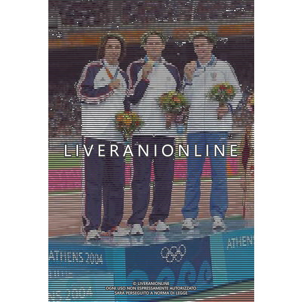 OLIMPIADI ATENE 2004 NELLA FOTO: GIBILISCO GIUSEPPE RICEVE LA MEDAGLIA DI BRONZO PH: LUZZANI/LIVERANI