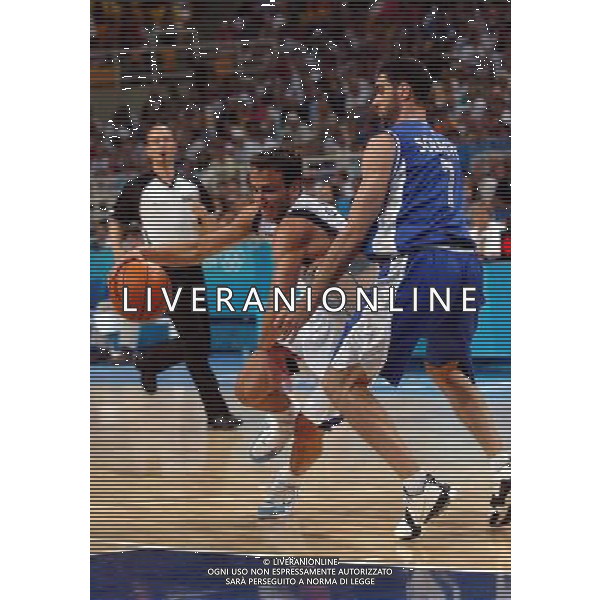 ATENE 28/08/04 -OLIMPIADI 2004- FINALE PALLACANERSTRO MASCHILE ITALIA-ARGENTINA NELLA FOTO: DIFESA DI SORAGNA MATTEO PH: LUZZANI/AG. ALDO LIVERANI