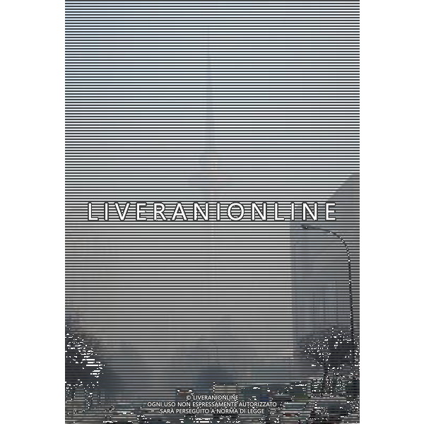 (130101) -- HARBIN, Jan. 1, 2013 () -- Photo taken on Jan. 1, 2013 shows the fog-shrouded buildings in Harbin, capital of northeast China\'s Heilongjiang Province. (/Wang Jianwei) (zz) ©Photoshot/AGENZIA ALDO LIVERANI SAS-ITALY ONLY - EDITORIAL USE ONLY