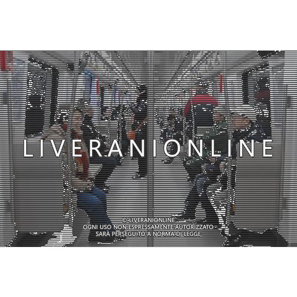 (121230) -- BEIJING, Dec. 30, 2012 () -- People take a train of the newly-opened subway line 6 in Beijing, capital of China, Dec. 30, 2012. Beijing put four subway lines into operation on Sunday, part of the city\'s efforts to expand rail transit to ease severe traffic congestion. The new lines bring the number of subway lines in Beijing to 16, with a total length of 442 kilometers, according to authorities. (/Zhang Cheng) (zc) ©Photoshot/AGENZIA ALDO LIVERANI SAS-ITALY ONLY - EDITORIAL USE ONLY