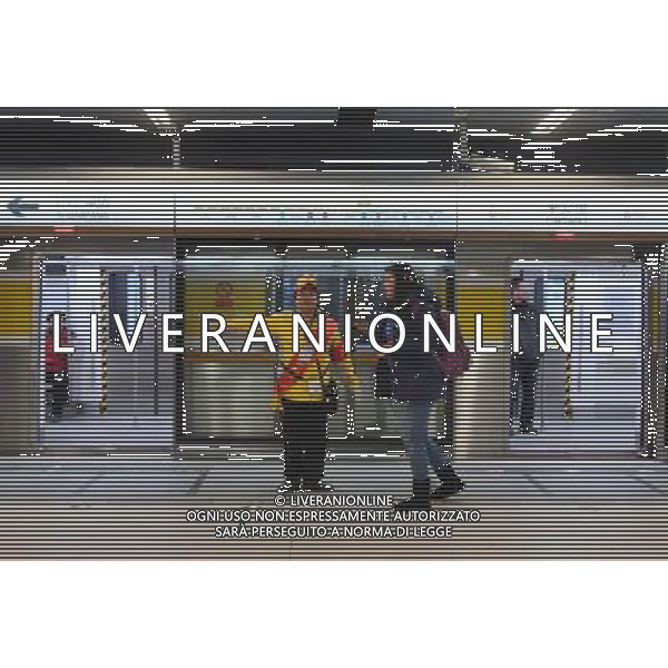 (121230) -- BEIJING, Dec. 30, 2012 () -- A subway guide directs the way for a passenger at the Ping\'anli Station of the newly-opened subway line 6 in Beijing, capital of China, Dec. 30, 2012. Beijing put four subway lines into operation on Sunday, part of the city\'s efforts to expand rail transit to ease severe traffic congestion. The new lines bring the number of subway lines in Beijing to 16, with a total length of 442 kilometers, according to authorities. (/Wan Xiang) (zc) ©Photoshot/AGENZIA ALDO LIVERANI SAS-ITALY ONLY - EDITORIAL USE ONLY