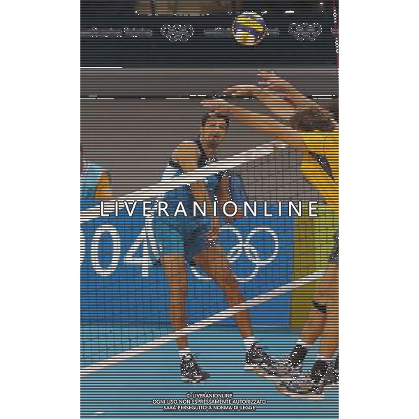 ATENE 29/08/04 -GIOCHI OLIMPICI- FINALE DI PALLAVOLO MASCHILE ITALIA-BRASILE NELLA FOTO:SCHIACCIATA DI PAPI PH: LUZZANI/AG. ALDO LIVERANI