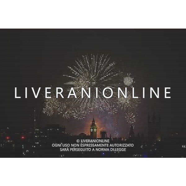 New Year Eve firework in London at midnight on 31st December 2012. ©Photoshot-ITALY ONLY - EDITORIAL USE ONLY/AGENZIA ALDO LIVERANI SAS