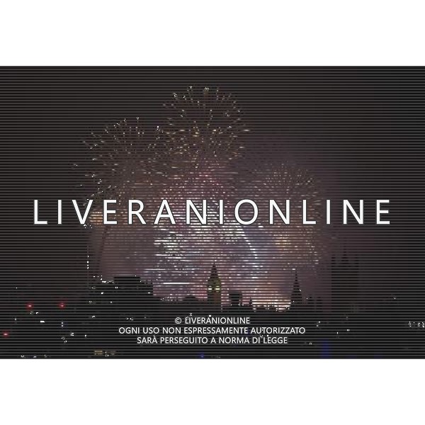 New Year Eve firework in London at midnight on 31st December 2012. ©Photoshot-ITALY ONLY - EDITORIAL USE ONLY/AGENZIA ALDO LIVERANI SAS