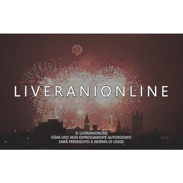 New Year Eve firework in London at midnight on 31st December 2012. ©Photoshot-ITALY ONLY - EDITORIAL USE ONLY/AGENZIA ALDO LIVERANI SAS