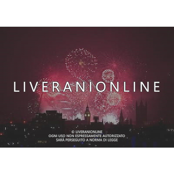 New Year Eve firework in London at midnight on 31st December 2012. ©Photoshot-ITALY ONLY - EDITORIAL USE ONLY/AGENZIA ALDO LIVERANI SAS