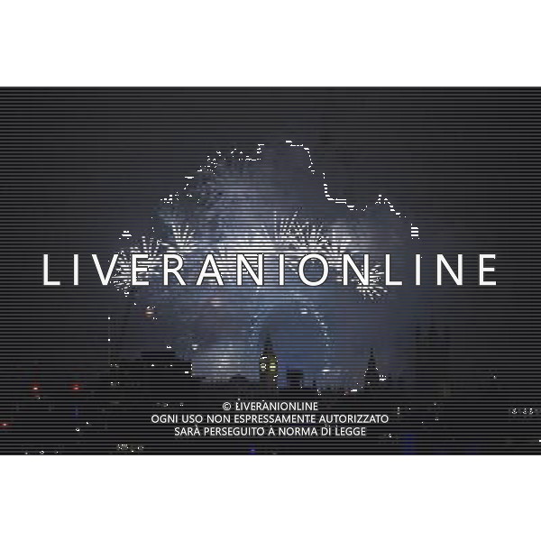 New Year Eve firework in London at midnight on 31st December 2012. ©Photoshot-ITALY ONLY - EDITORIAL USE ONLY/AGENZIA ALDO LIVERANI SAS