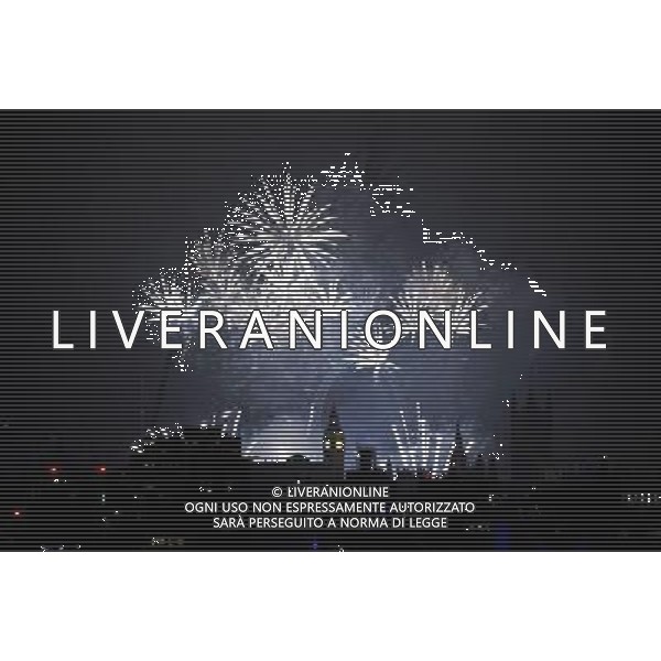 New Year Eve firework in London at midnight on 31st December 2012. ©Photoshot-ITALY ONLY - EDITORIAL USE ONLY/AGENZIA ALDO LIVERANI SAS